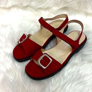 Eric Michael red leather sandals, size 38 Bin 25‎